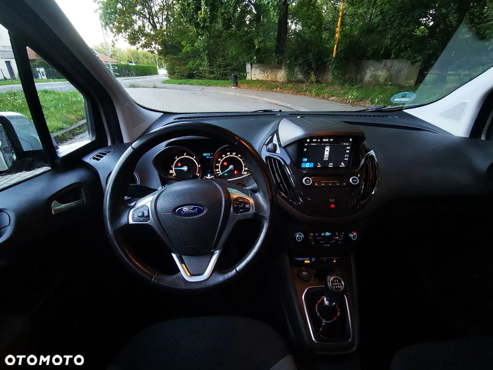Ford Tourneo Courier 1.5 TDCi S&S Titanium - 10