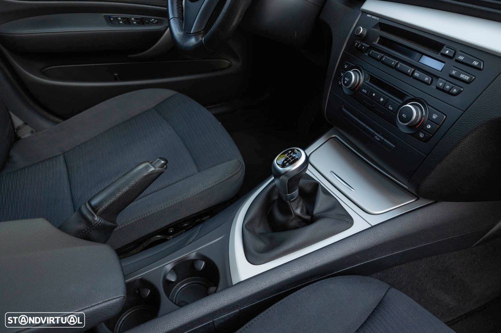 BMW 118 d Pack M - 21