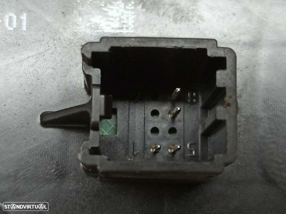 SISTEMA AUDIO / RADIO CD FORD FOCUS LIM. TREND + - 2