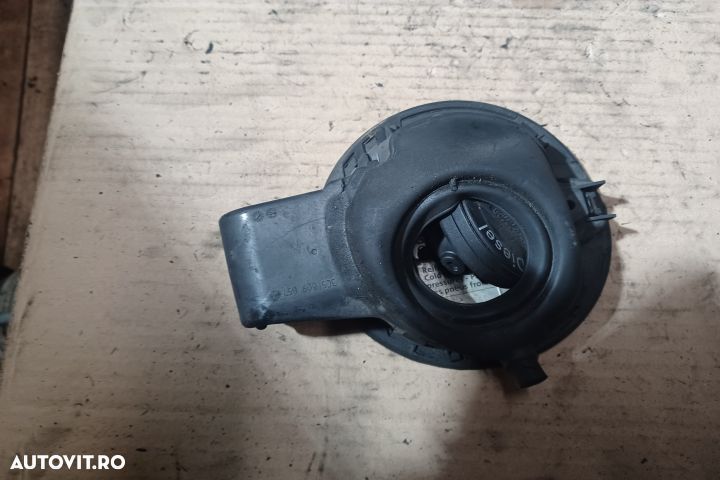 Usita rezervor Volkswagen VW Passat B6  [din 2005 pana  2010] wagon 5-usi 2.0 TDI MT (140 hp) - 1