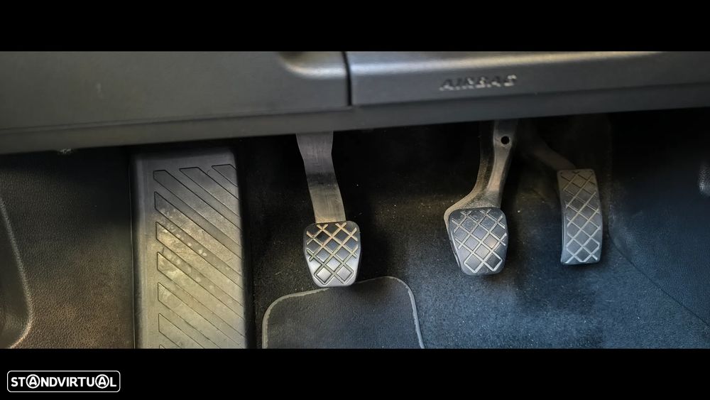 VW Golf Variant 1.6 TDi GPS Edition - 17