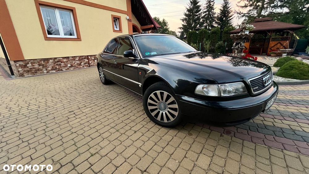 Audi A8 - 8