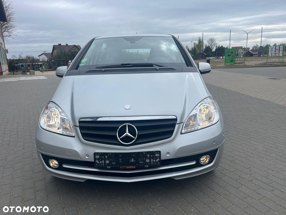 Mercedes-Benz Klasa A 180 Autotronic Special Edition - 8