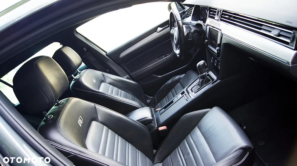 Volkswagen Passat - 33