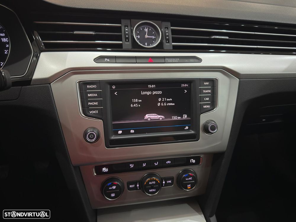 VW Passat Variant 1.6 TDI BlueMotion - 29