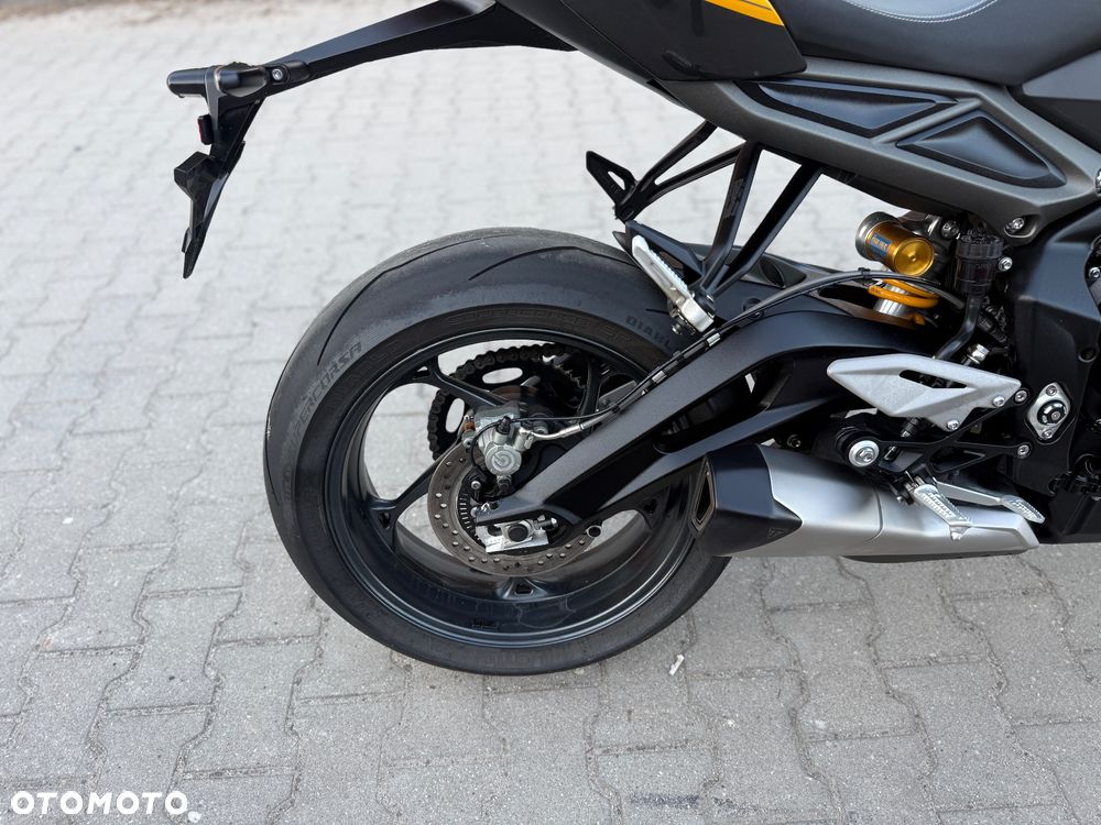 Triumph Street Triple - 14