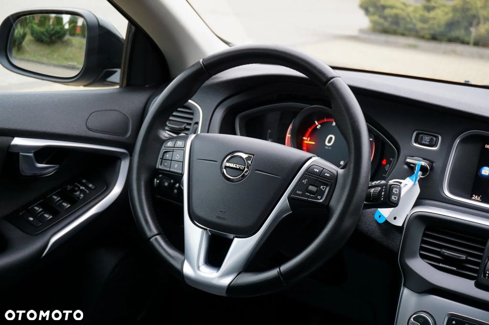 Volvo V40 Cross Country D2 Momentum - 25