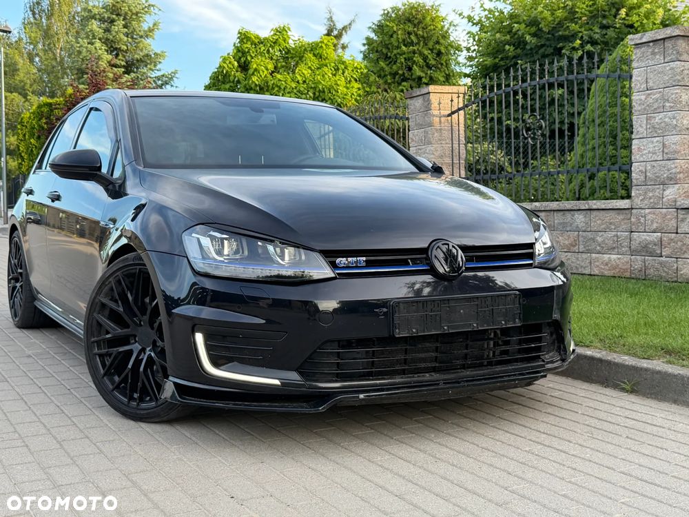 Volkswagen Golf - 2