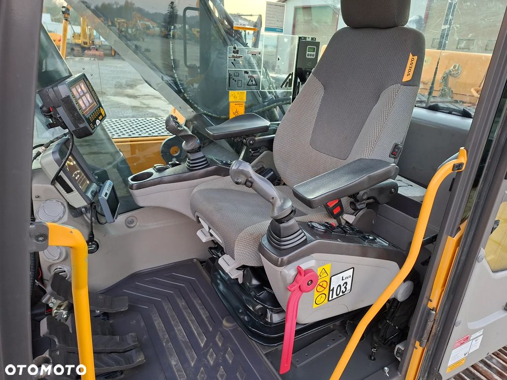 Volvo EC250DL ROTOTILT ze szczypcami / Niwelacja / - 8