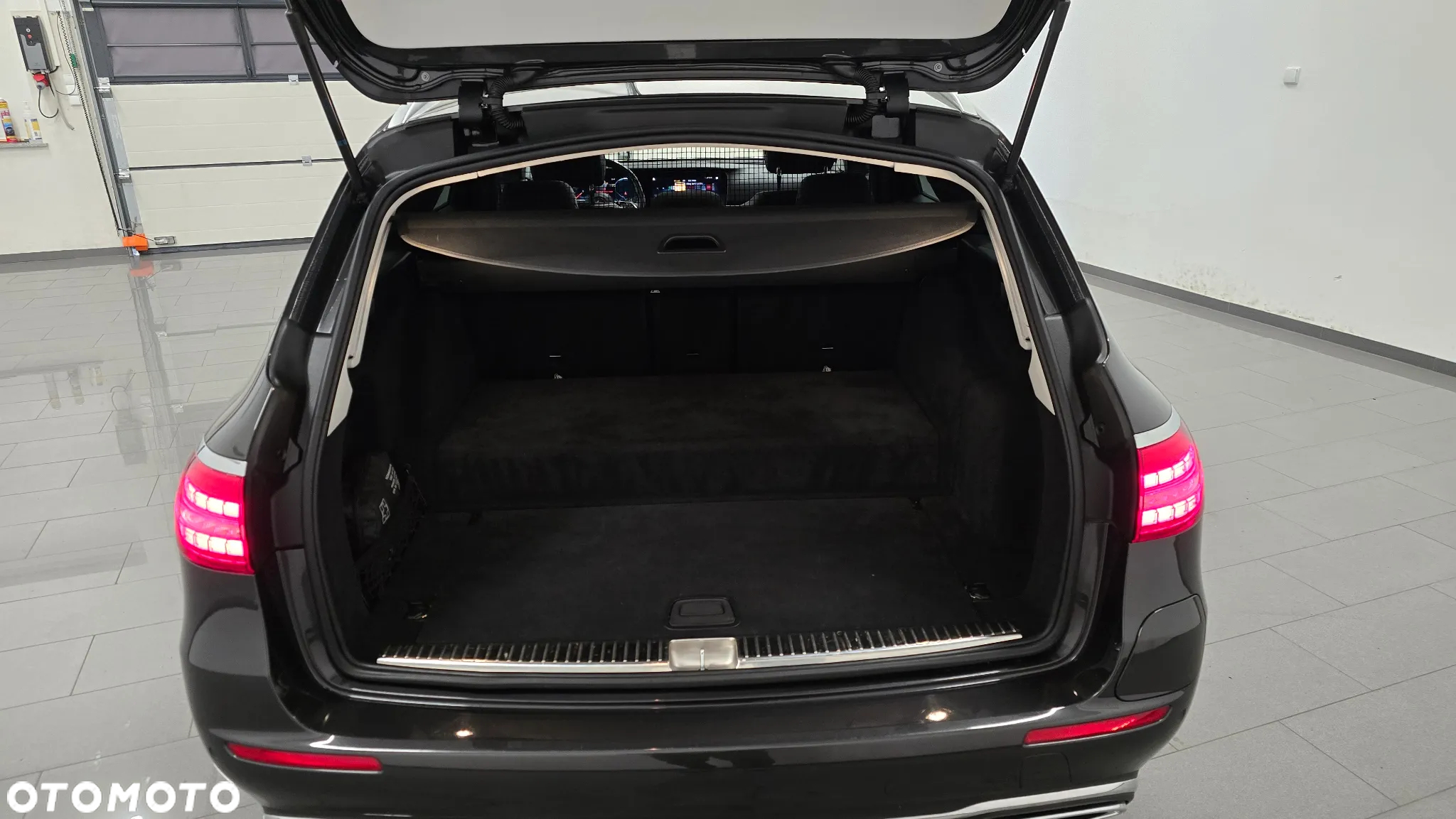 Mercedes-Benz Klasa E 300 de 4Matic T 9G-TRONIC Exclusive - 9