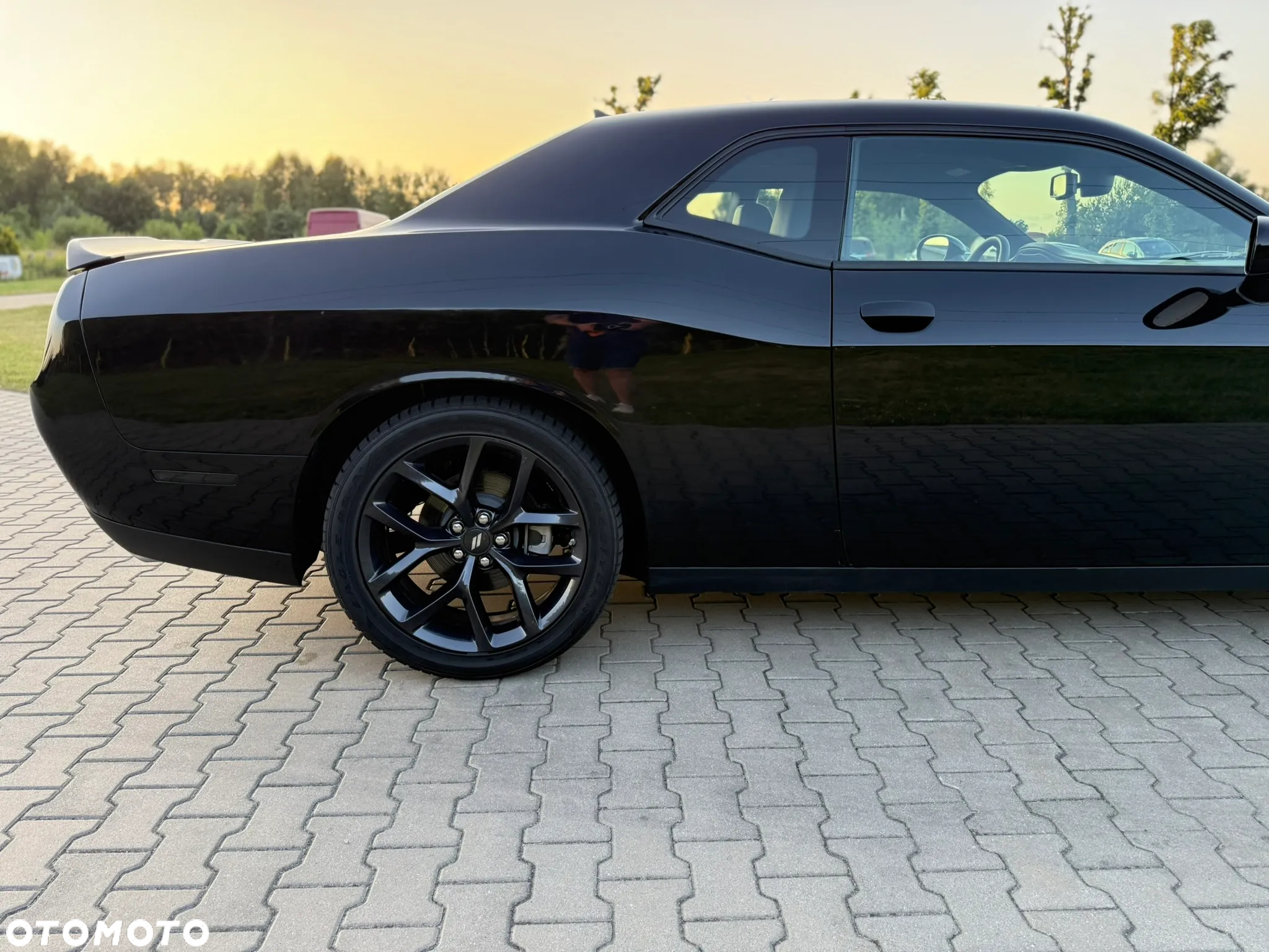 Dodge Challenger - 4