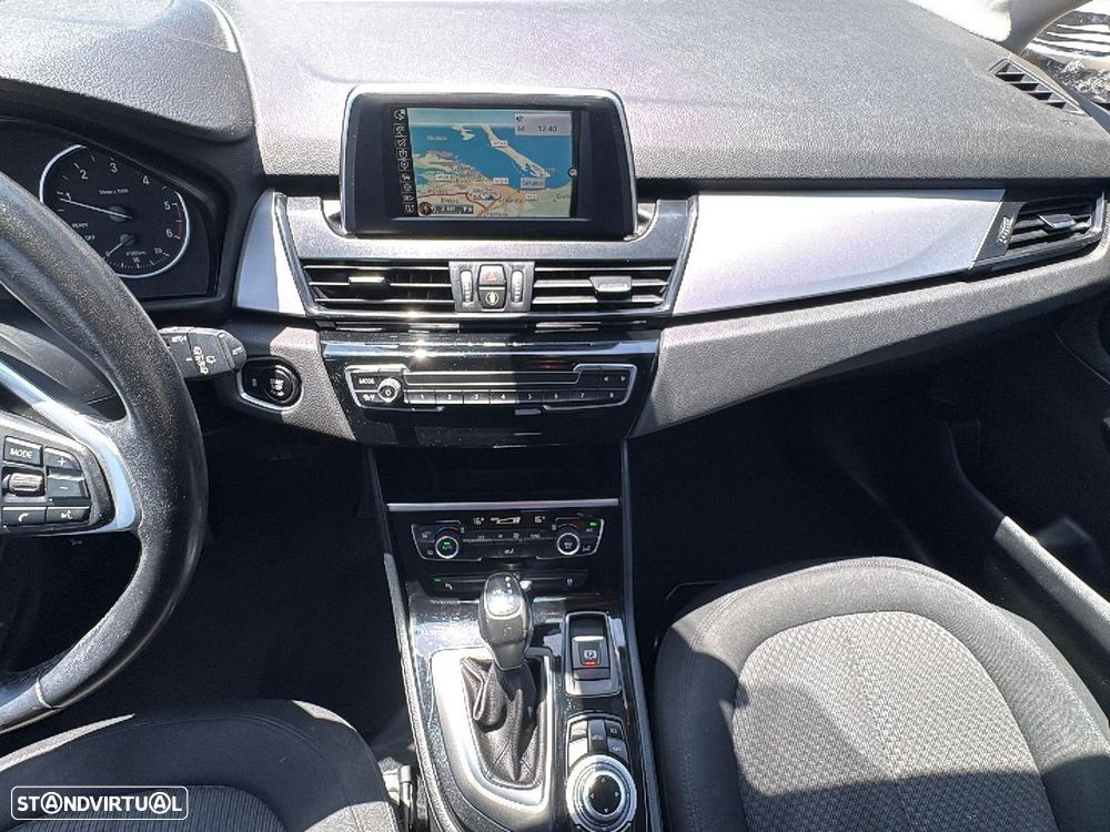 BMW 218 — fotografia 13