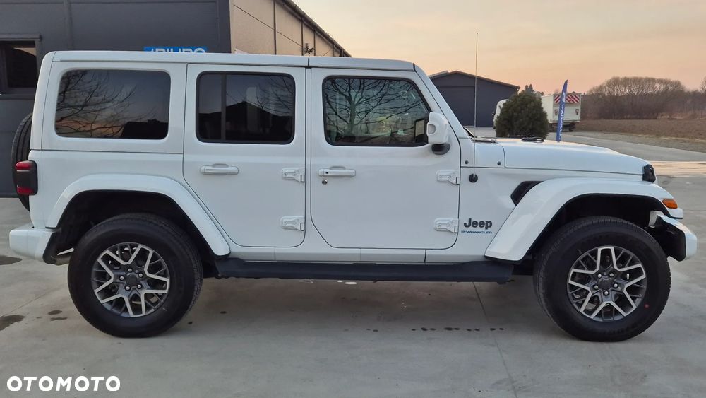 Jeep Wrangler - 10
