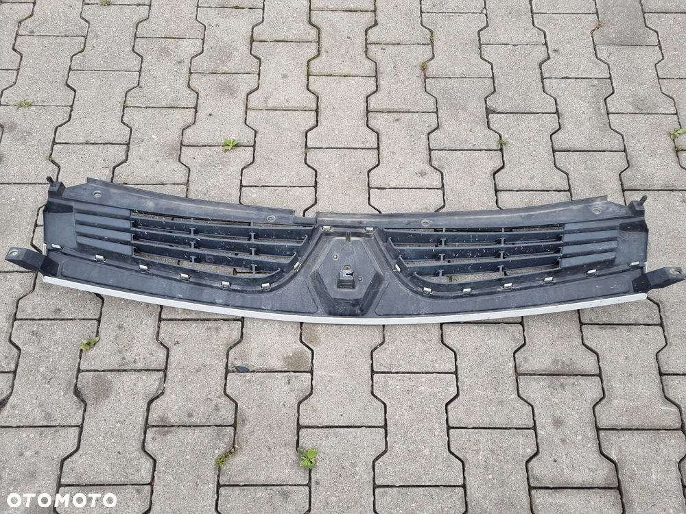 ATRAPA GRILL MASTER MOVANO  06-10r. - 2