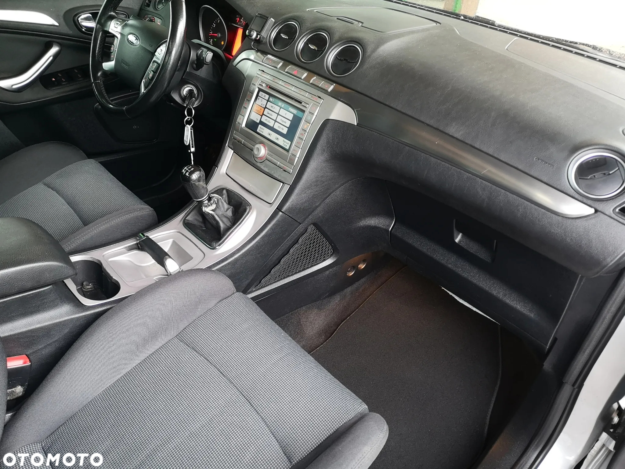 Ford S-Max - 14