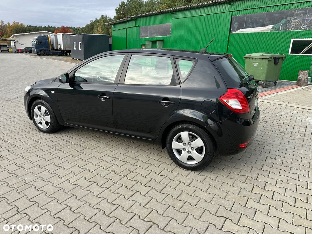 Kia Ceed 1.4 CVVT Dream-Team Edition - 20