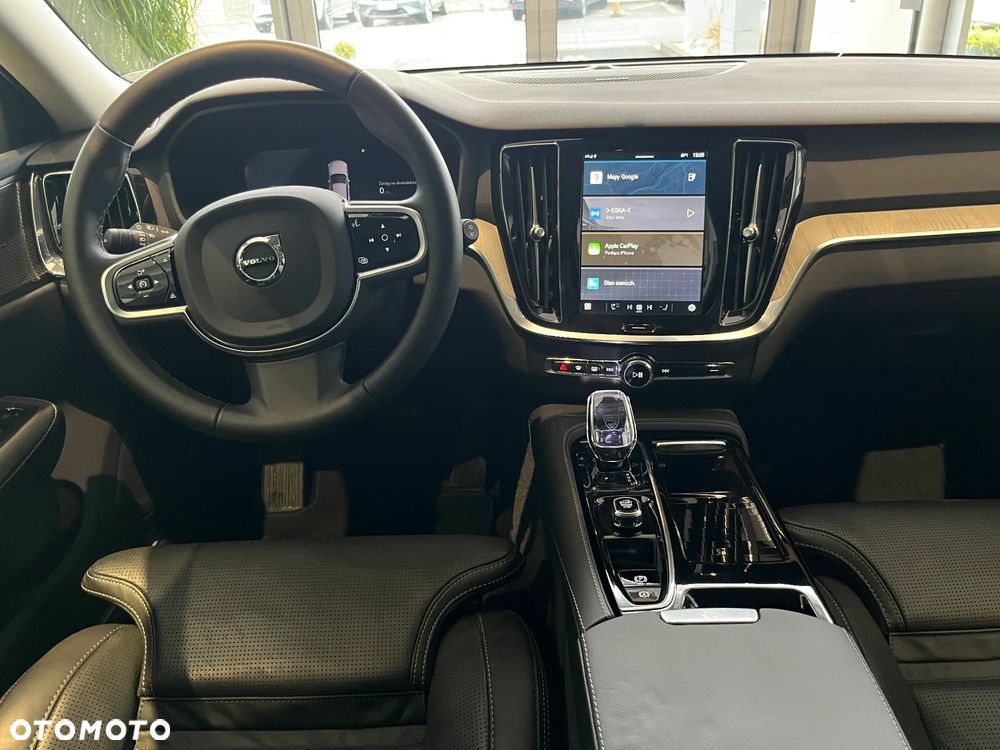 Volvo V60 T6 AWD Plug-In Hybrid Plus Dark - 9