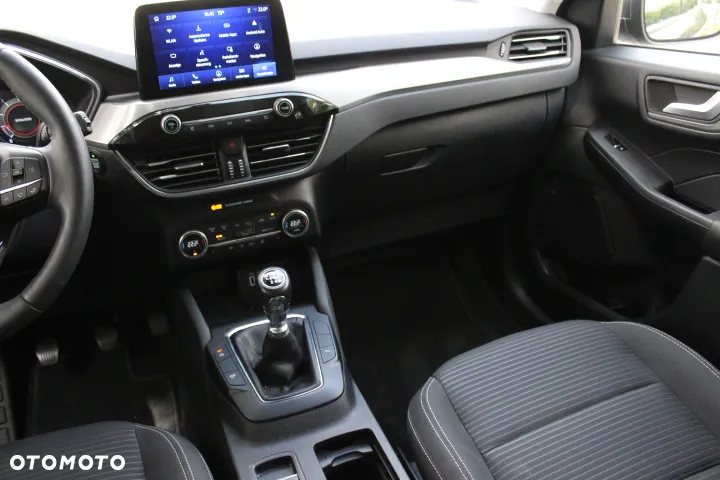 Ford Kuga 1.5 EcoBoost TITANIUM - 32