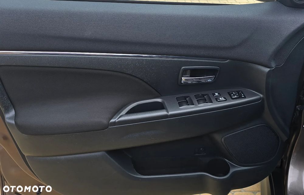 Mitsubishi ASX - 17