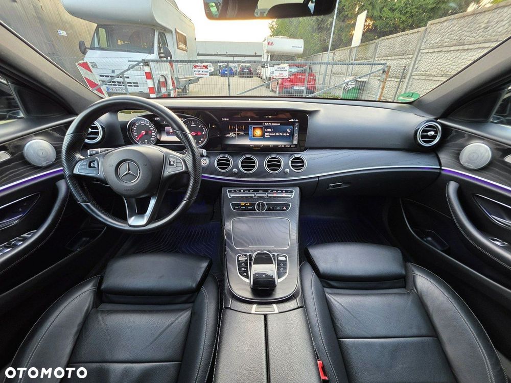 Mercedes-Benz Klasa E 220 d T 9G-TRONIC Avantgarde - 13
