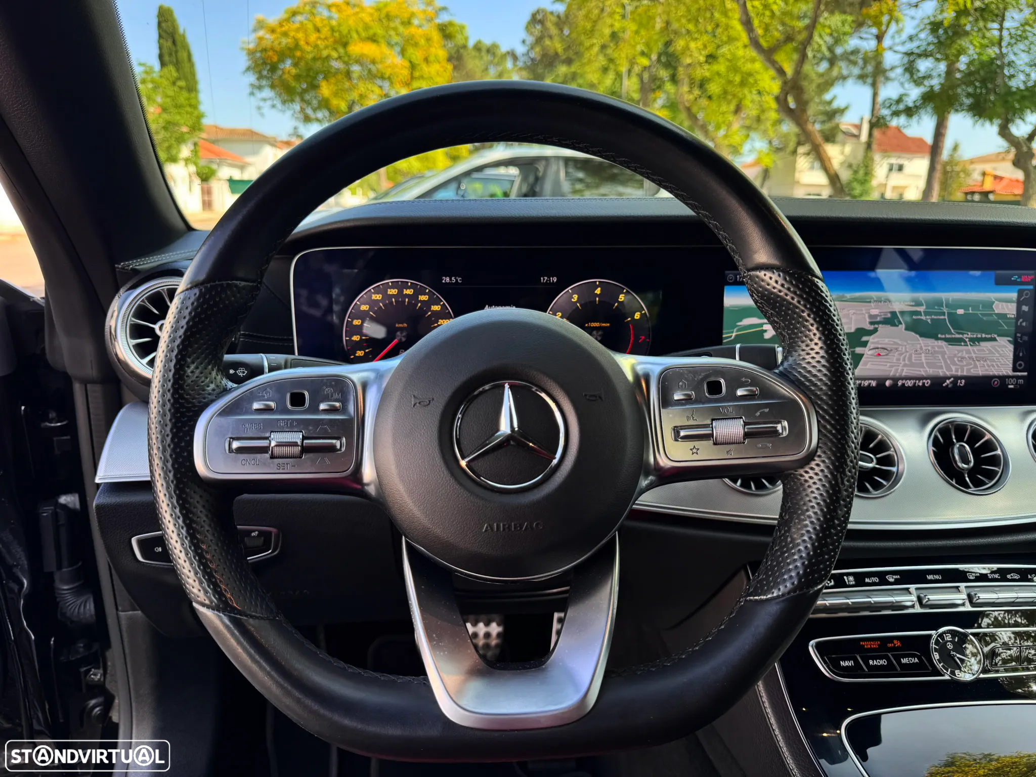 Mercedes-Benz E 450 4-Matic AMG Line - 24