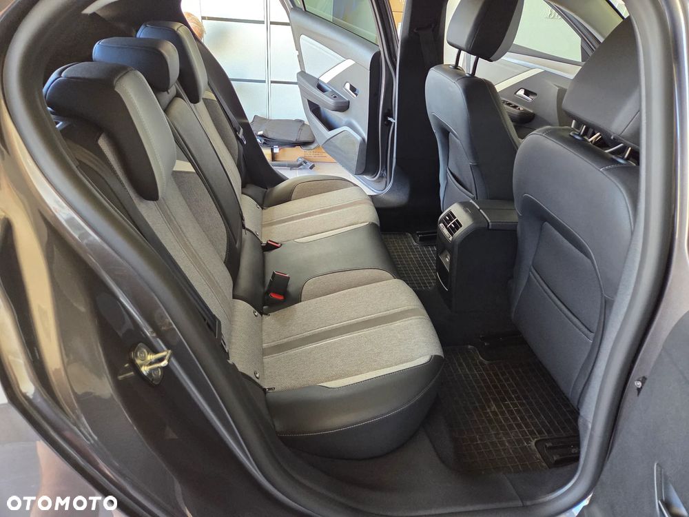 Opel Astra 1.2 T Elegance S&S - 21