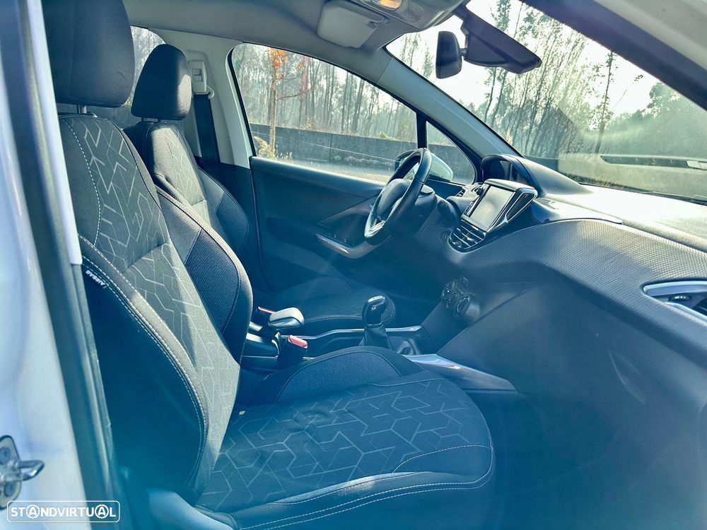 Peugeot 2008 1.6 BlueHDi Style - 36