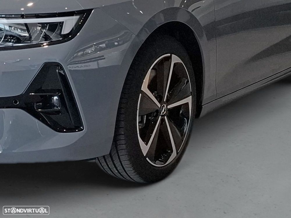 Opel Astra 1.6 T Hybrid Plug-In GS - 11