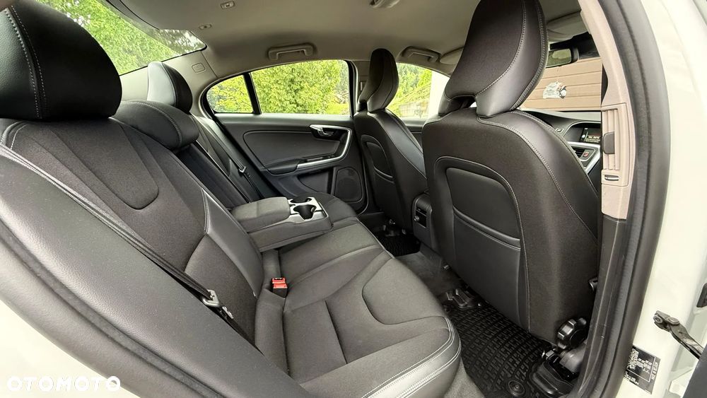 Volvo S60 D3 Linje Business - 13