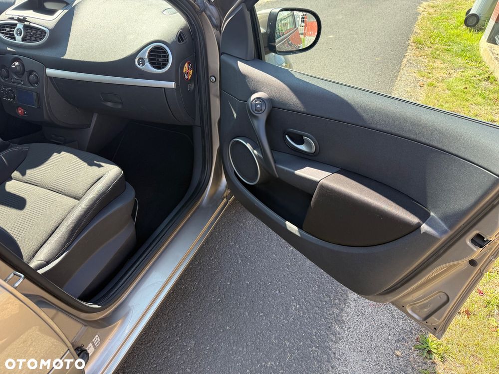Renault Clio 1.2 16V 75 Dynamique - 25