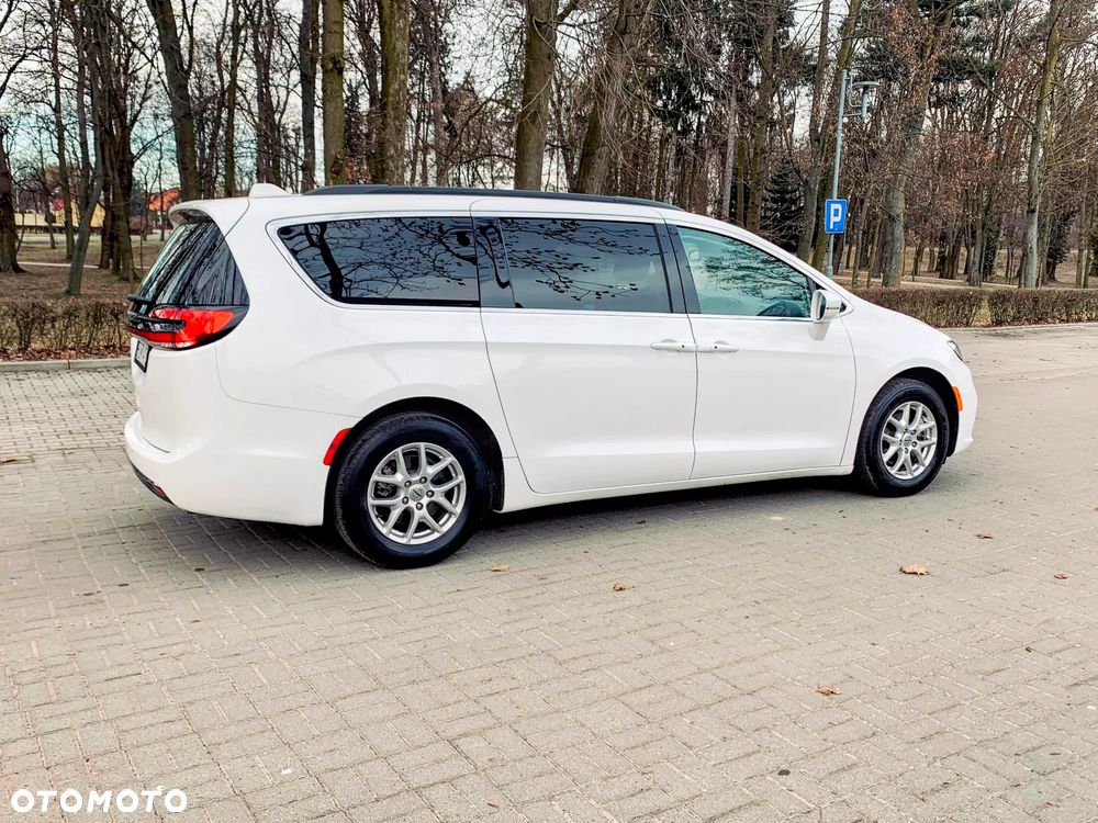 Chrysler Pacifica - 11
