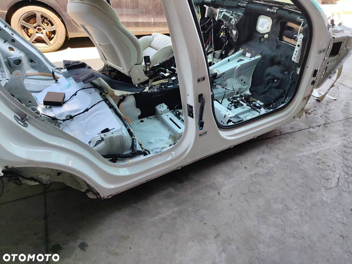 KAROSERIA ĆWIARTKA BŁOTNIK TYŁ LEWY PRAWY PRÓG DACH PODŁUŻNICA LEWY PRAWY - 999.00 PLN - VOLVO - 8