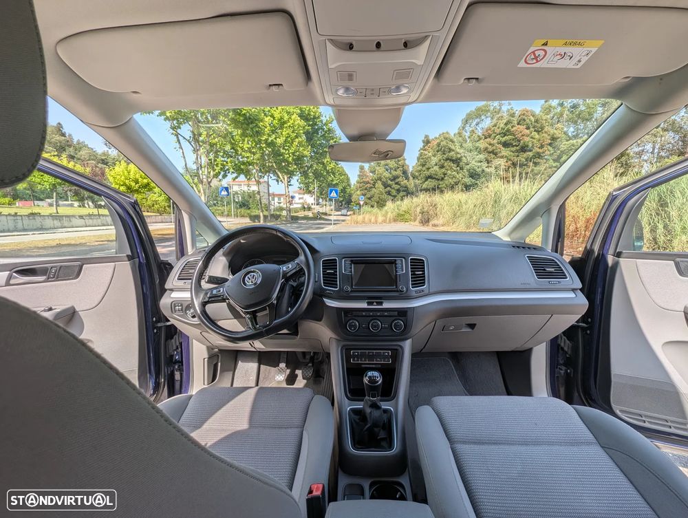 VW Sharan 2.0 TDI Confortline - 22