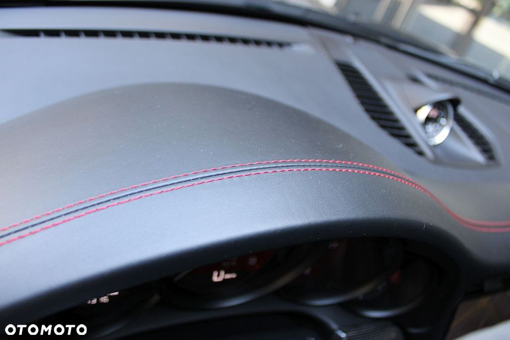 Porsche 911 Carrera 4 GTS PDK - 21