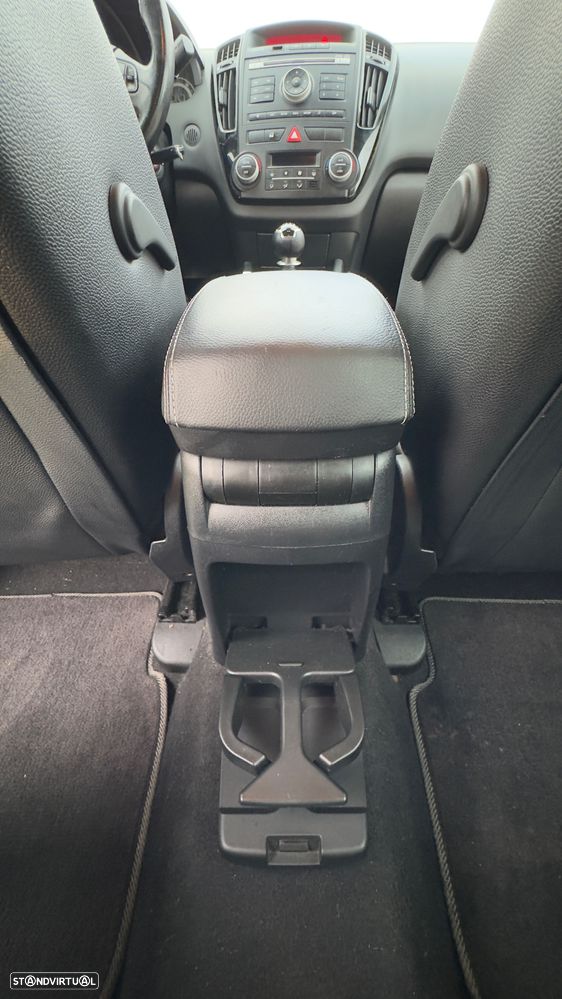 Kia Ceed SW 1.6 CRDi EX - 12