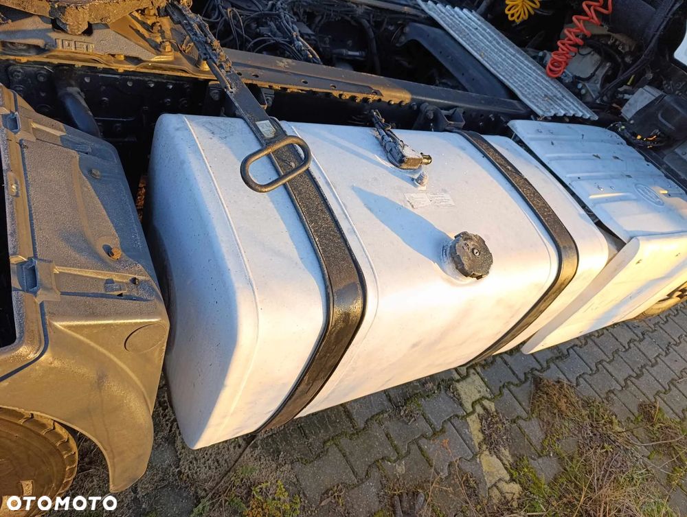 KOMPLETNY ZBIORNIK PALIWA MAN TGX TGS EURO 6 - 2