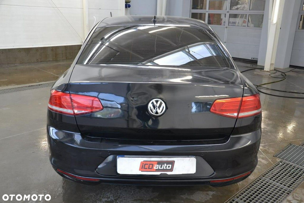 Volkswagen Passat - 6