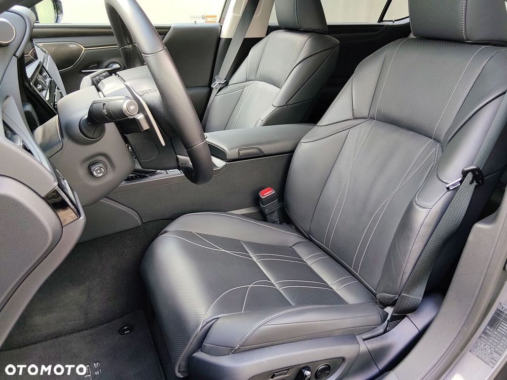Lexus ES 300h Prestige - 16