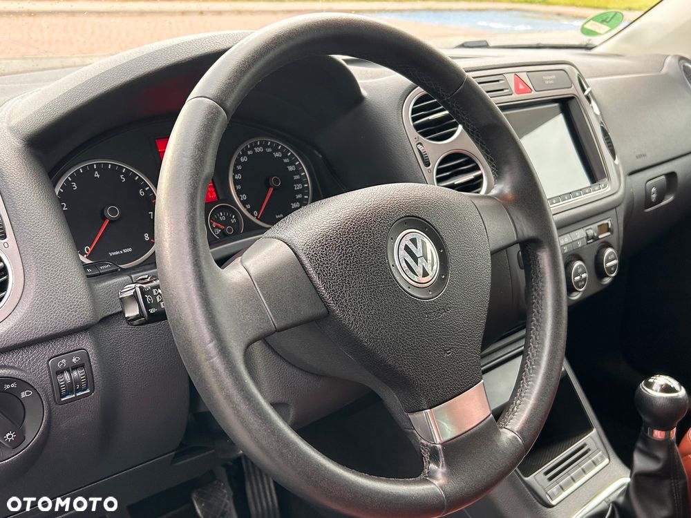 Volkswagen Tiguan - 17