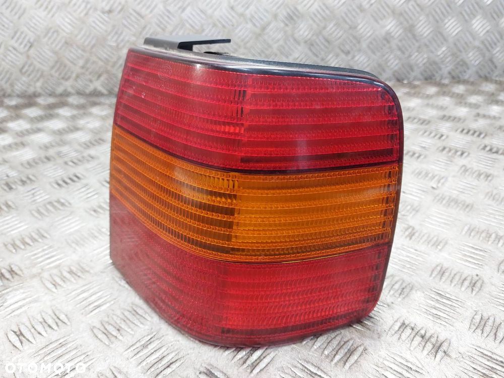 LAMPA PRAWY TYŁ HELLA VOLKSWAGEN PASSAT B4 SEDAN 3A5945112 - 3