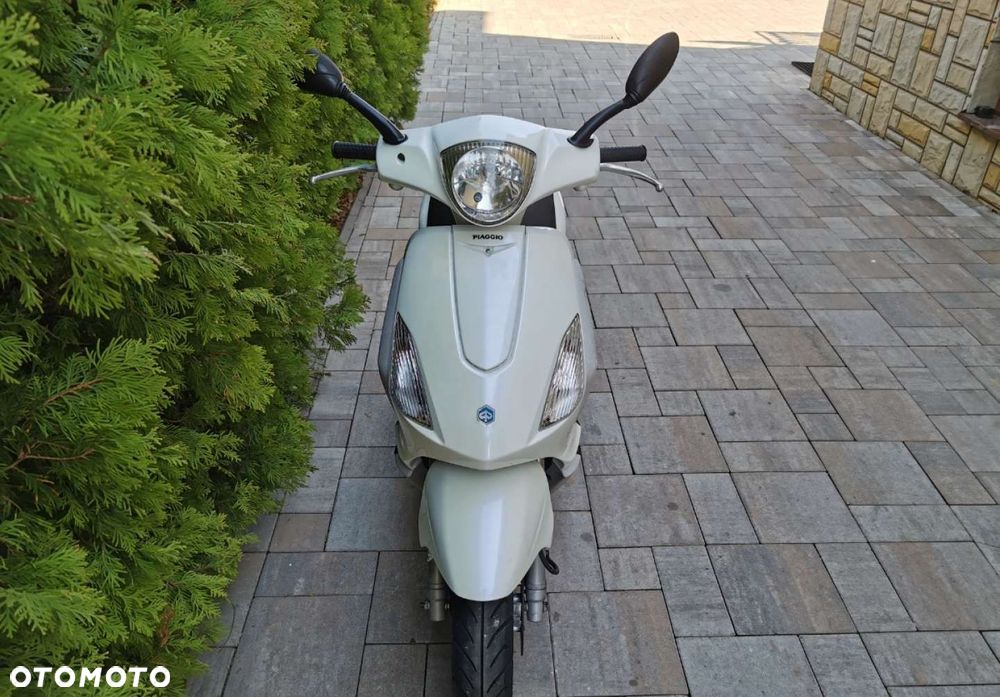 Piaggio FLY - 7