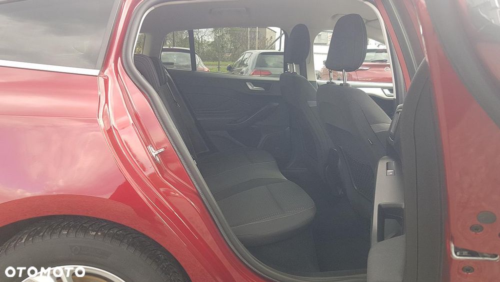 Ford Focus 1.0 EcoBoost Titanium Business - 29