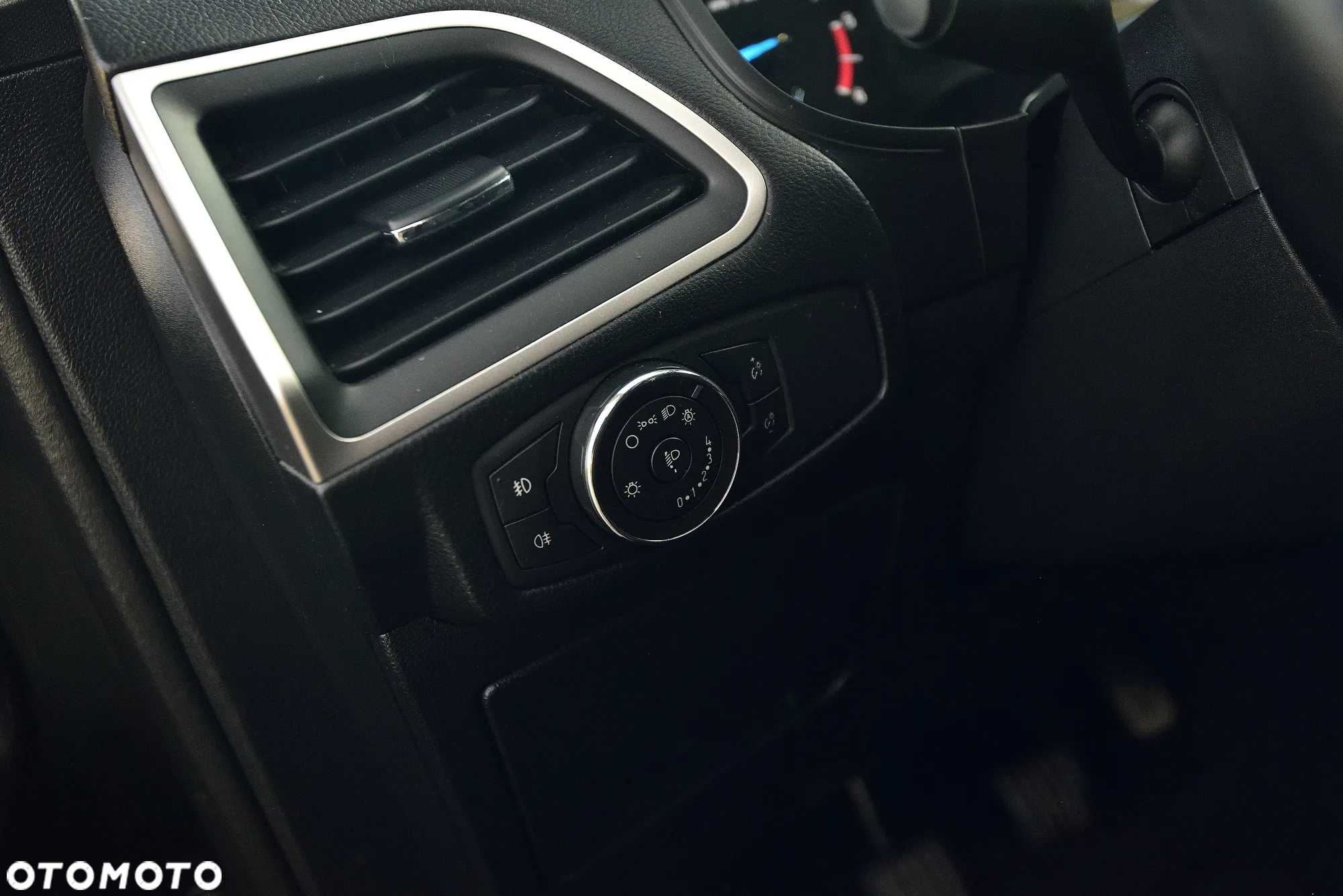 Ford S-Max 2.0 EcoBlue Titanium - 24