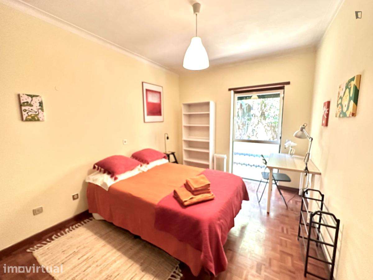 Quarto - localizado em  Coimbra - Grande imagem: 2/11