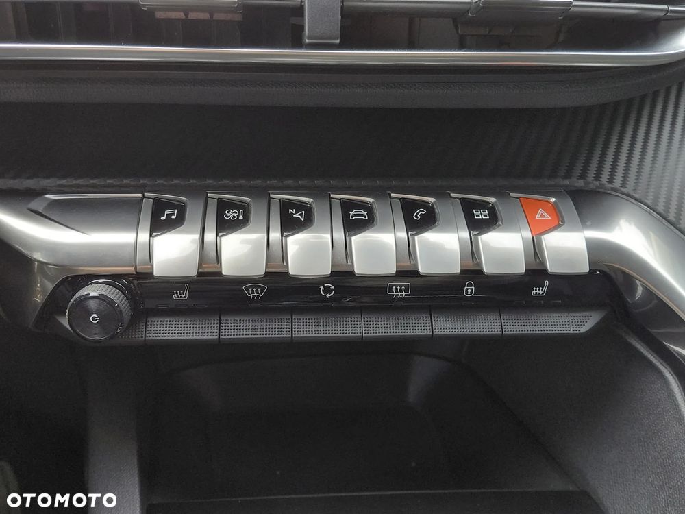 Peugeot 5008 PureTech 130 EAT6 Allure - 28