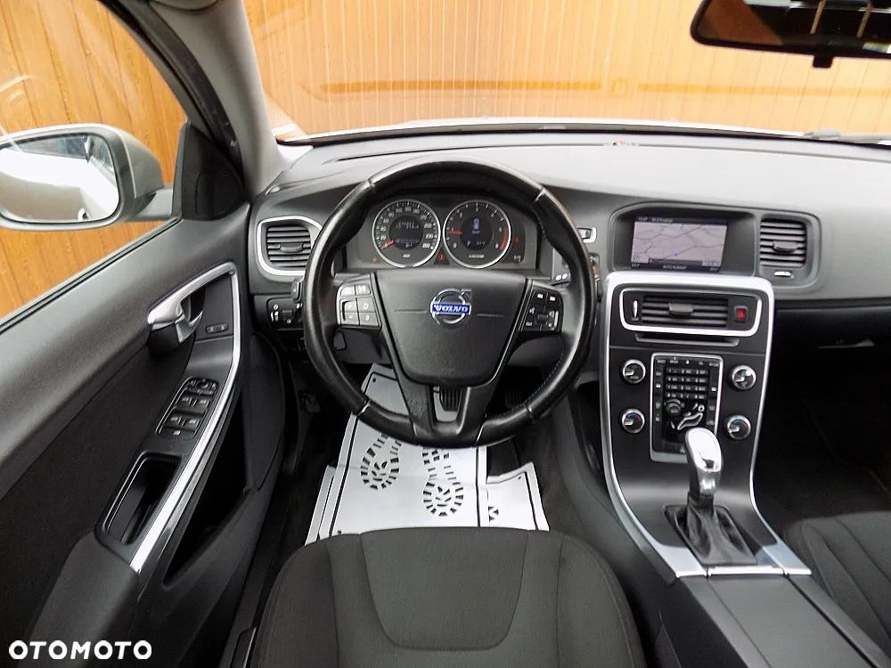 Volvo V60 D2 Kinetic - 16