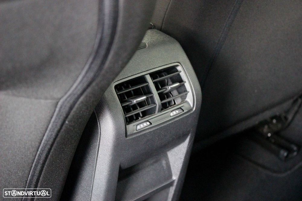 Peugeot 308 SW 1.6 Hybrid Active Pack e-EAT8 - 44