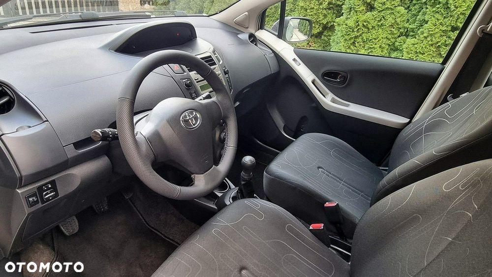 Toyota Yaris - 11