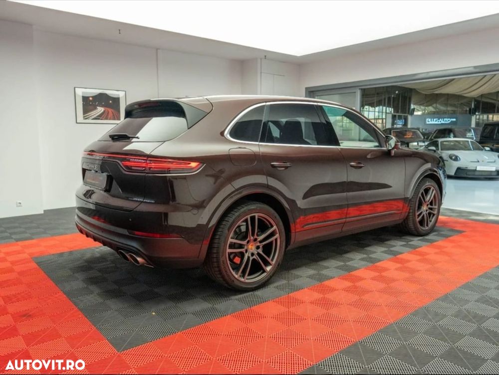 Porsche Cayenne S - 4