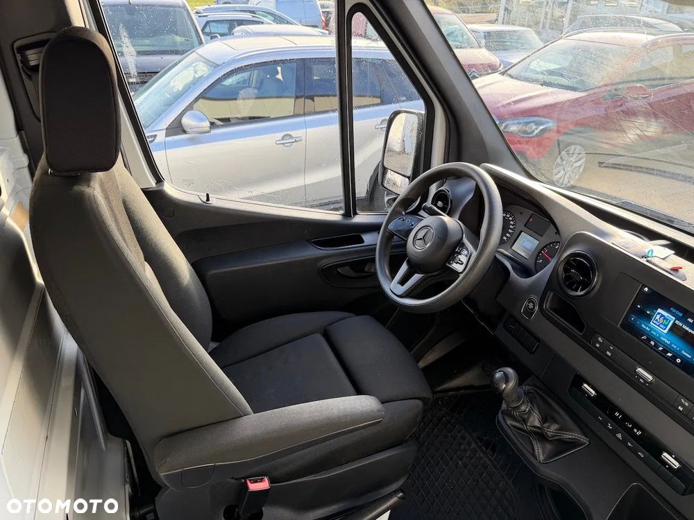 Mercedes-Benz Sprinter - 7